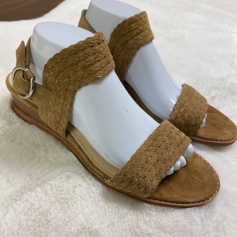 LIKE NEW Vince Camuto "Raner" Demi Wedge Tipsy Taupe Sandals, size 11